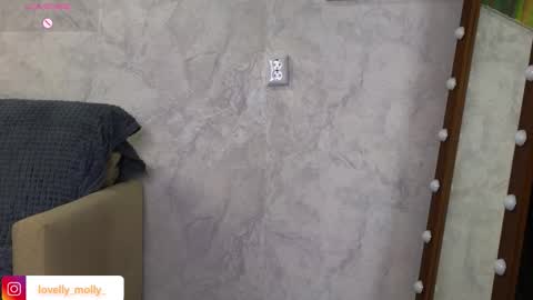 Molly online show from 12.18.25