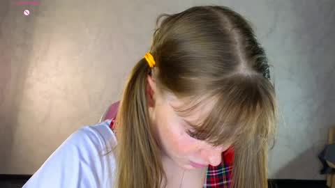 Snapshot of lovelly_molly chatting on 04.27.26 Molly online show from 04.27.26