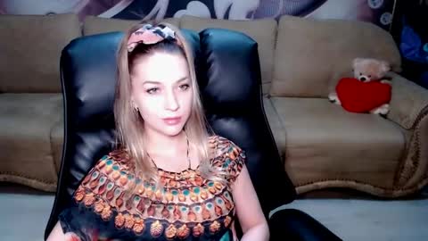 private open online show from 04.08.26