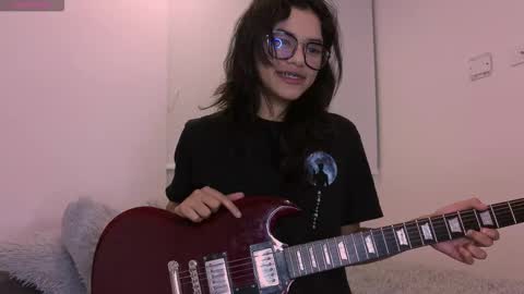 Allyson 3 online show from 09.17.25