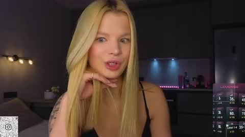 Snapshot of lovely_babyy chatting on 05.31.26 Jenny online show from 05.31.26