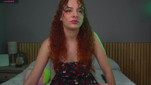 Snapshot of lovely_emma18 chatting on 01.11.25 Emma online show from 01.11.25