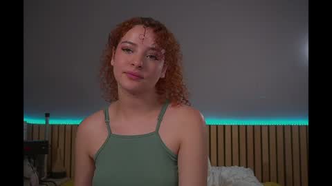 Snapshot of lovely_emma18 chatting on 01.17.25 Emma online show from 01.17.25