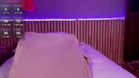 Snapshot of lovely_emma18 chatting on 02.15.25 Emma online show from 02.15.25