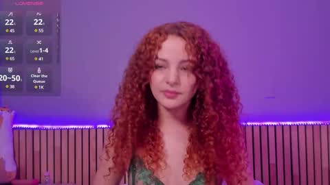 Snapshot of lovely_emma18 chatting on 02.19.25 Emma online show from 02.19.25