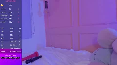 Snapshot of lovely_emma18 chatting on 09.27.25 Emma online show from 09.27.25