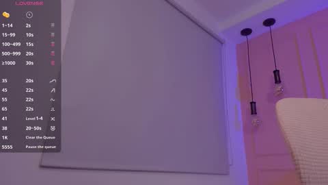 Snapshot of lovely_emma18 chatting on 10.11.25 Emma online show from 10.11.25