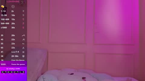 Snapshot of lovely_emma18 chatting on 11.14.25 Emma online show from 11.14.25