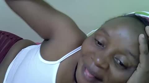 Snapshot of lovely_gee chatting on 04.19.26 sexylover online show from 04.19.26