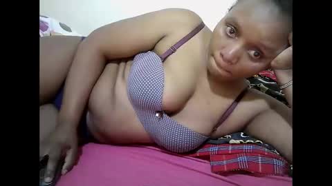 Snapshot of lovely_gee chatting on 05.18.26 sexylover online show from 05.18.26