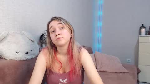 Snapshot of lovely_hayley chatting on 10.30.25 Lovely Hayley online show from 10.30.25