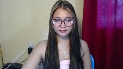 Lovely Laura online show from 12.24.24