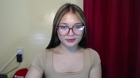 Lovely Laura online show from 12.25.24