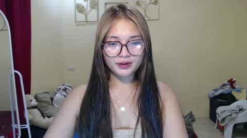 Lovely Laura online show from 12.31.24