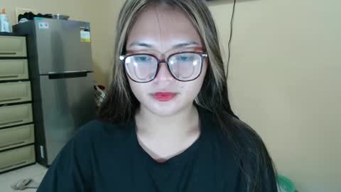 Lovely Laura online show from 01.12.25