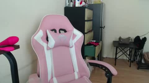 lovely_leah23 online show from 01.09.26