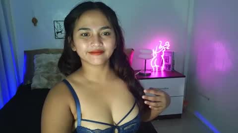 Snapshot of lovely_pinayxoxo chatting on 09.25.25 JESSA online show from 09.25.25