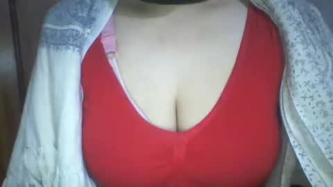 Snapshot of lovely_sweet_girl chatting on 01.02.25 katrina follow me guys online show from 01.02.25