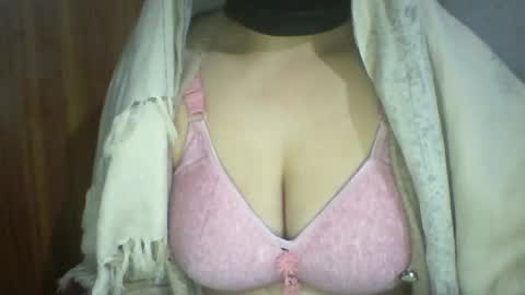 Snapshot of lovely_sweet_girl chatting on 01.03.25 katrina follow me guys online show from 01.03.25