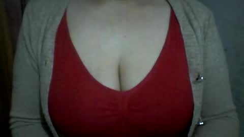 Snapshot of lovely_sweet_girl chatting on 02.01.25 katrina follow me guys online show from 02.01.25