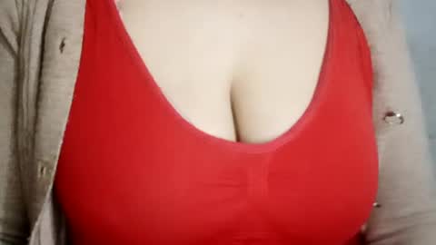 Snapshot of lovely_sweet_girl chatting on 02.12.25 katrina follow me guys online show from 02.12.25