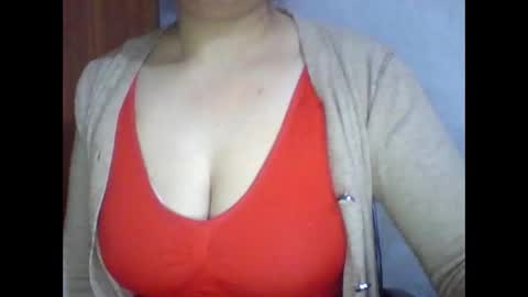 Snapshot of lovely_sweet_girl chatting on 02.15.25 katrina follow me guys online show from 02.15.25