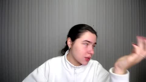 Snapshot of lovelyangel_xx chatting on 12.05.24 lovelyangel_xx online show from 12.05.24