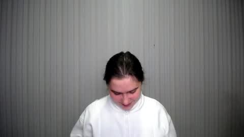 Snapshot of lovelyangel_xx chatting on 12.05.24 lovelyangel_xx online show from 12.05.24