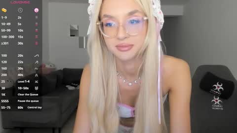 lovelybianca_ online show from 03.27.26