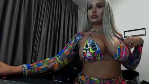 Snapshot of lovelyblondyxxx chatting on 07.07.26 PrAllinXXXa online show from 07.07.26