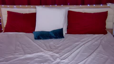 Caroline online show from 11.08.25