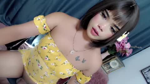 Snapshot of lovelydollsandra chatting on 02.22.25 lovelydollsandra online show from 02.22.25