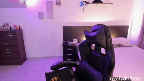 lovely   online show from 05.11.26