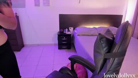 lovely   online show from 05.14.26