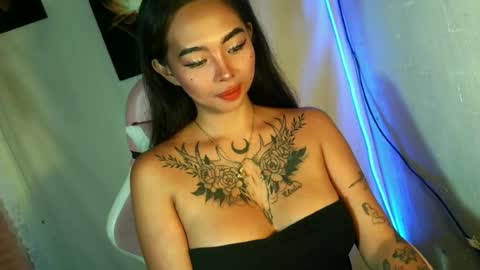 Snapshot of lovelykayleexx chatting on 07.18.26 ara online show from 07.18.26