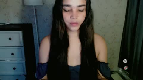 Snapshot of lovelylaiza chatting on 06.18.26 Cutie Laiza online show from 06.18.26