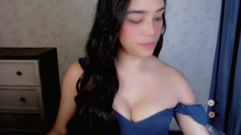 Snapshot of lovelylaiza chatting on 07.25.26 Cutie Laiza online show from 07.25.26