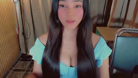 Snapshot of lovelylaiza chatting on 07.31.26 Cutie Laiza online show from 07.31.26