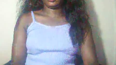 lovelylarra online show from 03.26.26