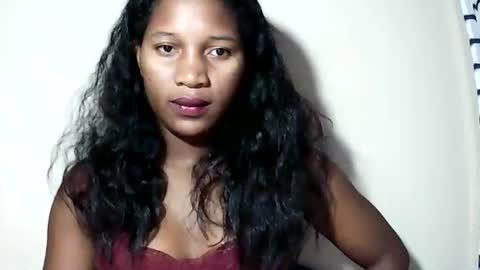 lovelylarra online show from 05.26.26