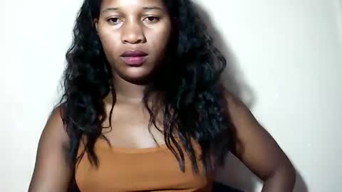 lovelylarra online show from 05.27.26