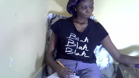 lovelymee2 online show from 10.26.25