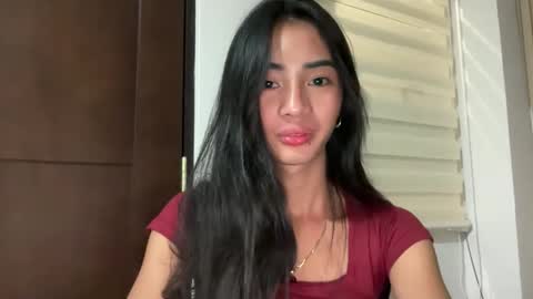 lovelyours_kishia online show from 04.05.26