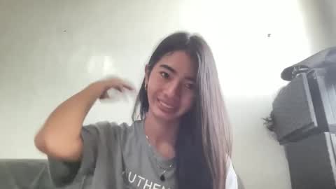 lovelyours_kishia online show from 04.15.26