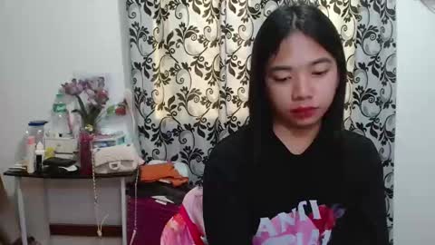 lovelypetitebigcock online show from 01.12.26