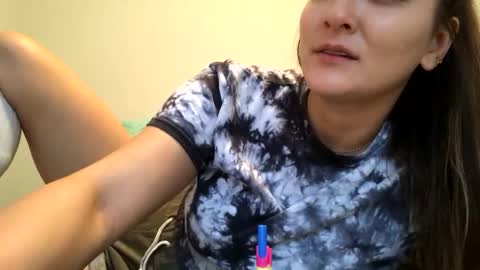 Queen Aria  online show from 10.22.25