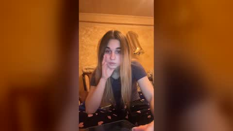 Snapshot of lovelysilk_63 chatting on 12.17.25 ELA online show from 12.17.25