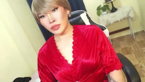 STWEET LINA online show from 11.06.25