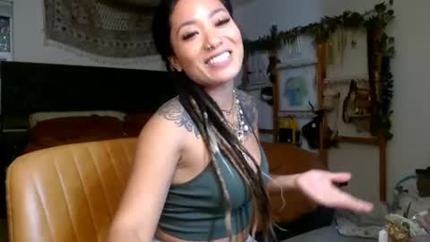 Snapshot of lovelyxmacii chatting on 09.16.25 lovelyxmacii online show from 09.16.25