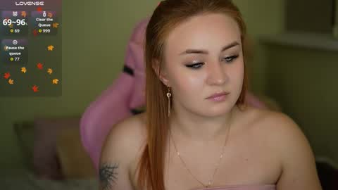 Snapshot of lovelyybell chatting on 11.09.25 B E L L online show from 11.09.25